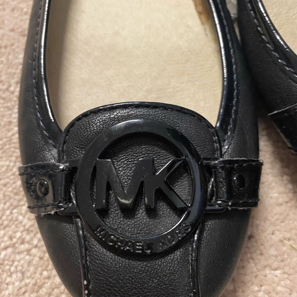 Michael Kors monogram black slide on flats sz 6.5 - Picture 2 of 6